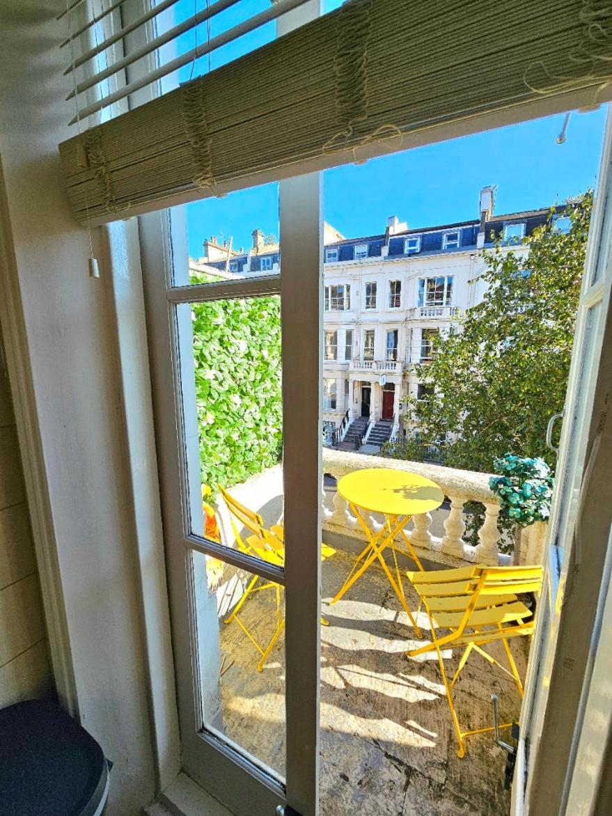 Charming Home With Private Balcony, On 1St Floor, With 2 Bathrooms, 3 Min Walk To Earl'S Court Station 런던 외부 사진